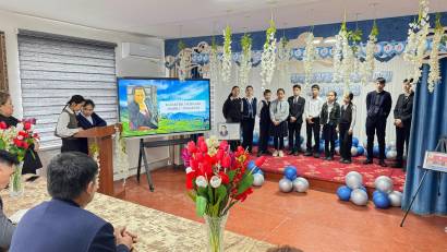 "Поэзия! Менімен егіз бе едің?"